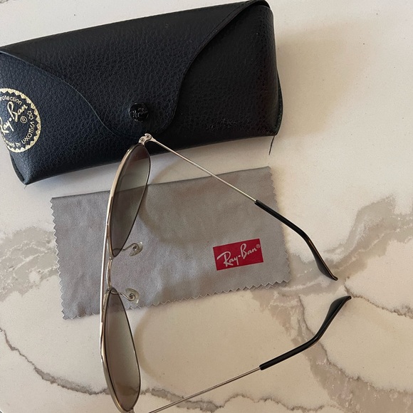 Ray Ban Vintage Cockpit Aviator Sunglasses | Silver - Picture 4 of 7